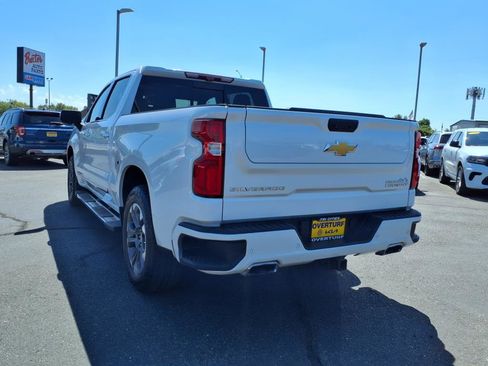 Used 2022 Chevrolet Silverado 1500 High Country w/ Technology Package image 2