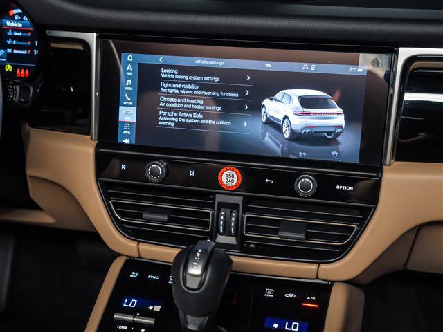 Used 2026 Porsche Macan AWD/4WD image 24