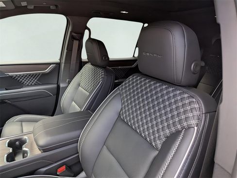 New 2026 GMC Acadia Denali w/ Super Cruise Package image 9