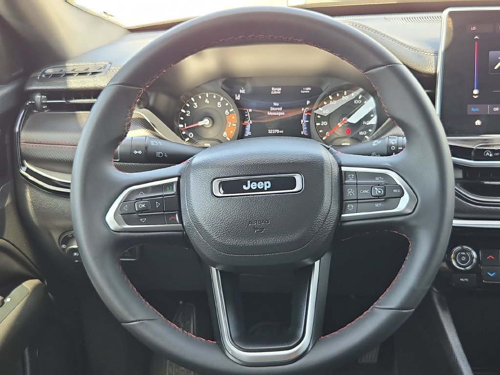 Used 2025 Jeep Compass Trailhawk AWD/4WD image 22