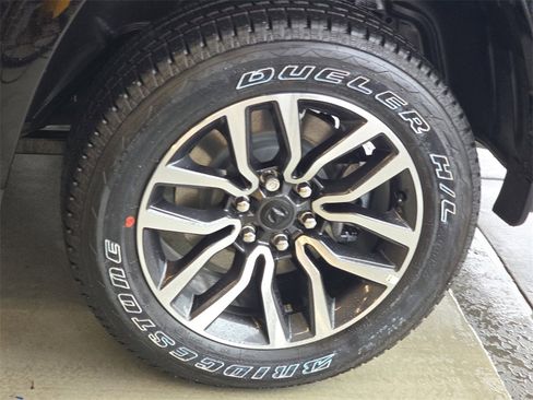 New 2026 RAM 1500 Limited w/ Body Color Bumper Group image 31