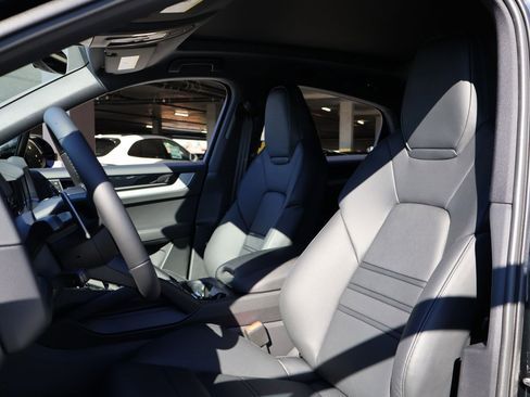 New 2026 Porsche Cayenne Coupe image 5