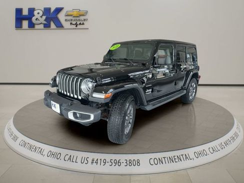 Used 2020 Jeep Wrangler Unlimited Sahara w/ Dual Top Group AWD/4WD image 3