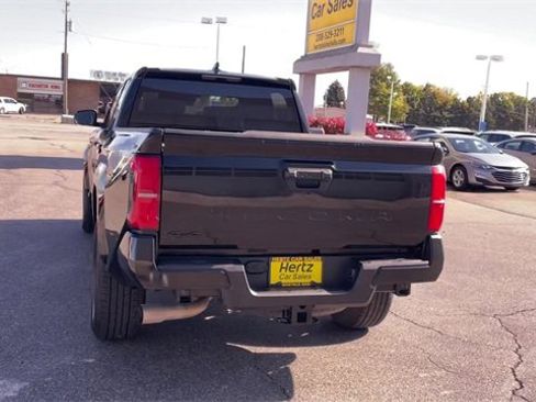 Used 2024 Toyota Tacoma TRD Sport image 8