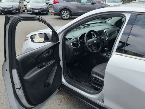 Used 2020 Chevrolet Equinox LT image 43
