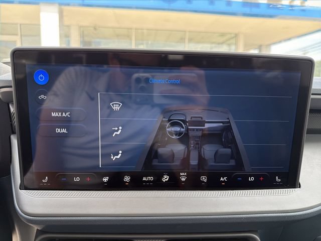 Used 2025 Ford Maverick Lobo AWD/4WD image 21