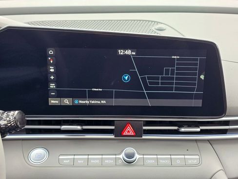 Used 2024 Hyundai Elantra SEL w/ Convenience Package image 31