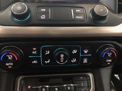 Used 2021 GMC Acadia Denali w/ Denali Ultimate Package AWD/4WD image 19