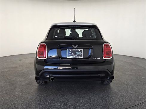 Used 2023 MINI Cooper 4-Door Hardtop image 7