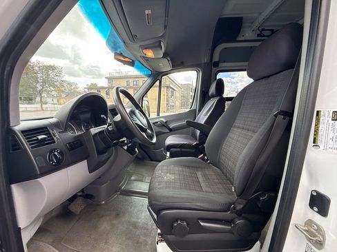 Used 2017 Mercedes-Benz Sprinter 2500 image 14