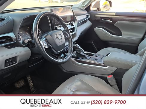 Used 2020 Toyota Highlander Platinum image 10