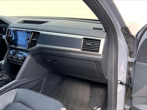 Used 2022 Volkswagen Atlas Cross Sport SEL Premium R-Line AWD/4WD image 23
