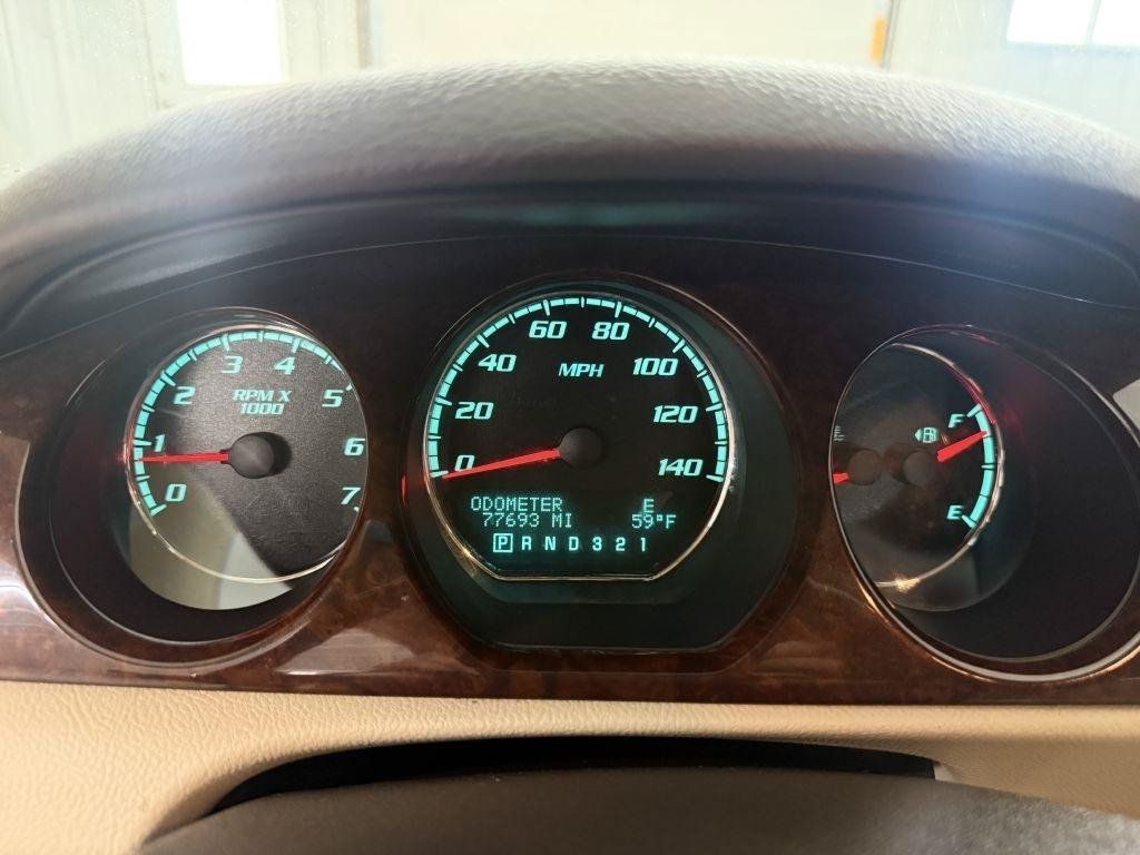 Used 2010 Buick Lucerne CXL FWD image 17