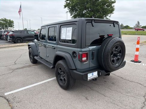 Used 2025 Jeep Wrangler Unlimited Sport AWD/4WD image 5