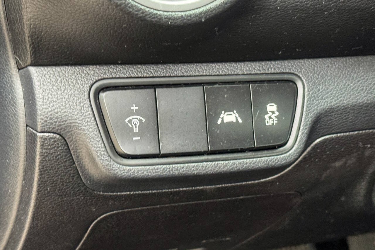 Used 2019 Kia Forte LXS FWD image 18