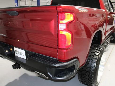 Used 2020 Chevrolet Silverado 1500 LT Trail Boss image 9