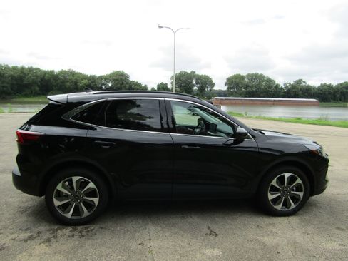 Certified 2023 Ford Escape Platinum image 6