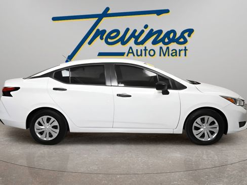 Used 2023 Nissan Versa S image 5