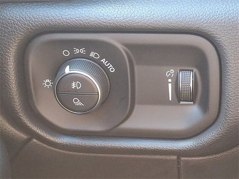 Used 2023 RAM 3500 Tradesman w/ Chrome Appearance Group image 28