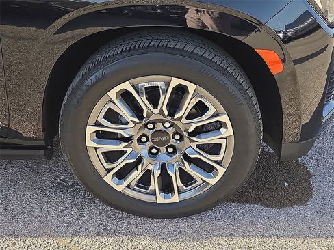 Used 2024 GMC Yukon XL Denali Ultimate image 7