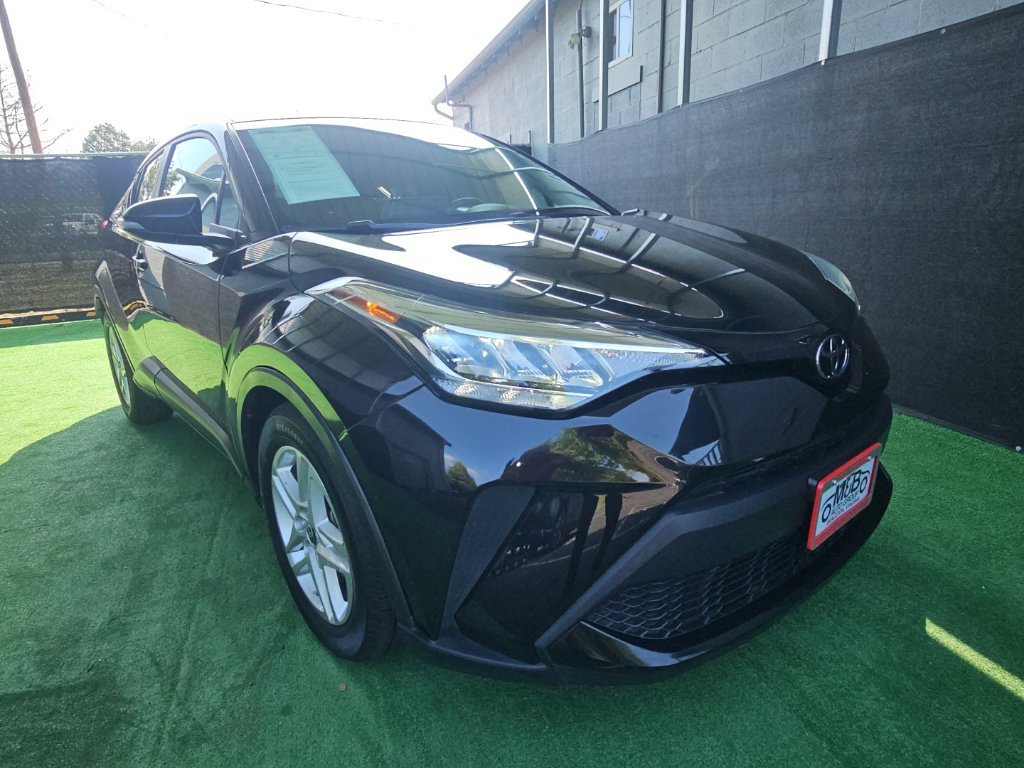 Used 2021 Toyota C-HR LE FWD image 1