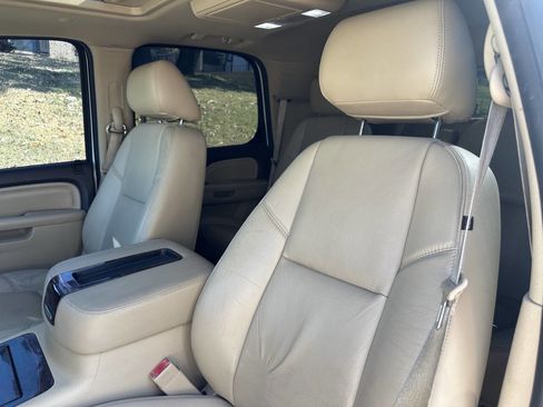 Used 2014 GMC Yukon Denali image 15