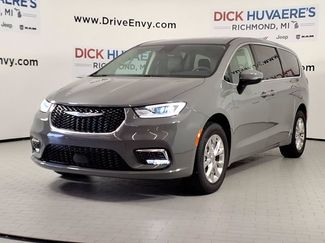 Used 2023 Chrysler Pacifica Touring-L AWD/4WD video 1