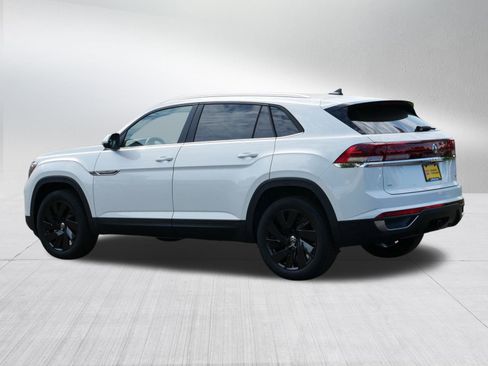 New 2026 Volkswagen Atlas Cross Sport SE image 3