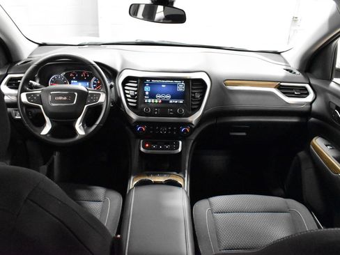 Used 2023 GMC Acadia SLE w/ Driver Convenience Package image 7