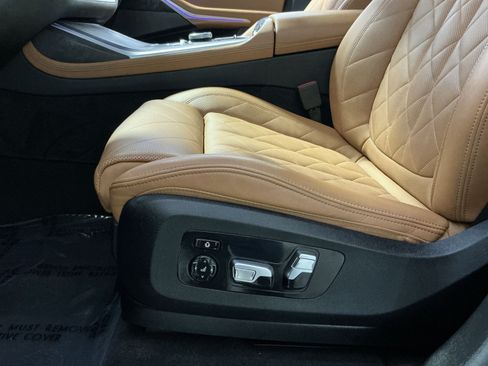 Used 2024 BMW X7 xDrive40i AWD/4WD image 15