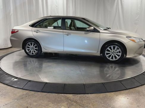 Used 2016 Toyota Camry XLE image 2