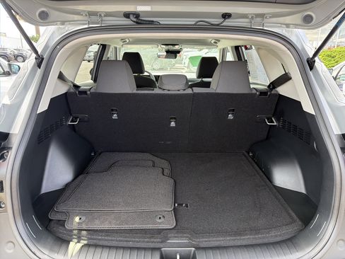 Used 2025 Kia Seltos LX image 28