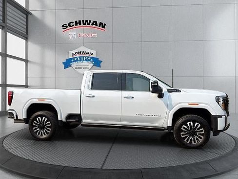 Used 2026 GMC Sierra 3500 Denali Ultimate AWD/4WD image 3