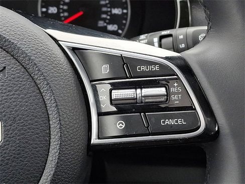 Certified 2023 Kia Seltos EX image 23