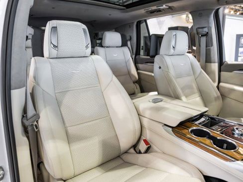 Used 2025 Cadillac Escalade Sport Platinum w/ LPO, Floor Liner Package image 34