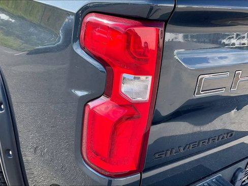 Used 2020 Chevrolet Silverado 1500 RST AWD/4WD image 31