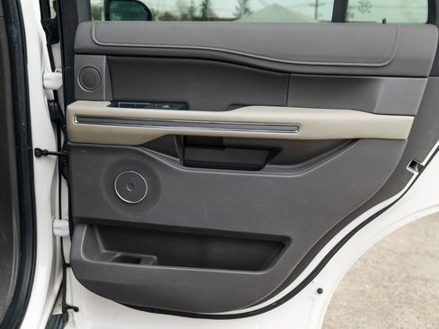 Used 2018 Ford Expedition XLT w/ Equipment Group 202A image 27