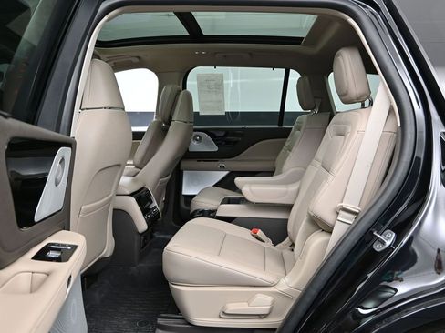 Used 2024 Lincoln Aviator Reserve w/ Equipment Group 201A AWD/4WD image 25