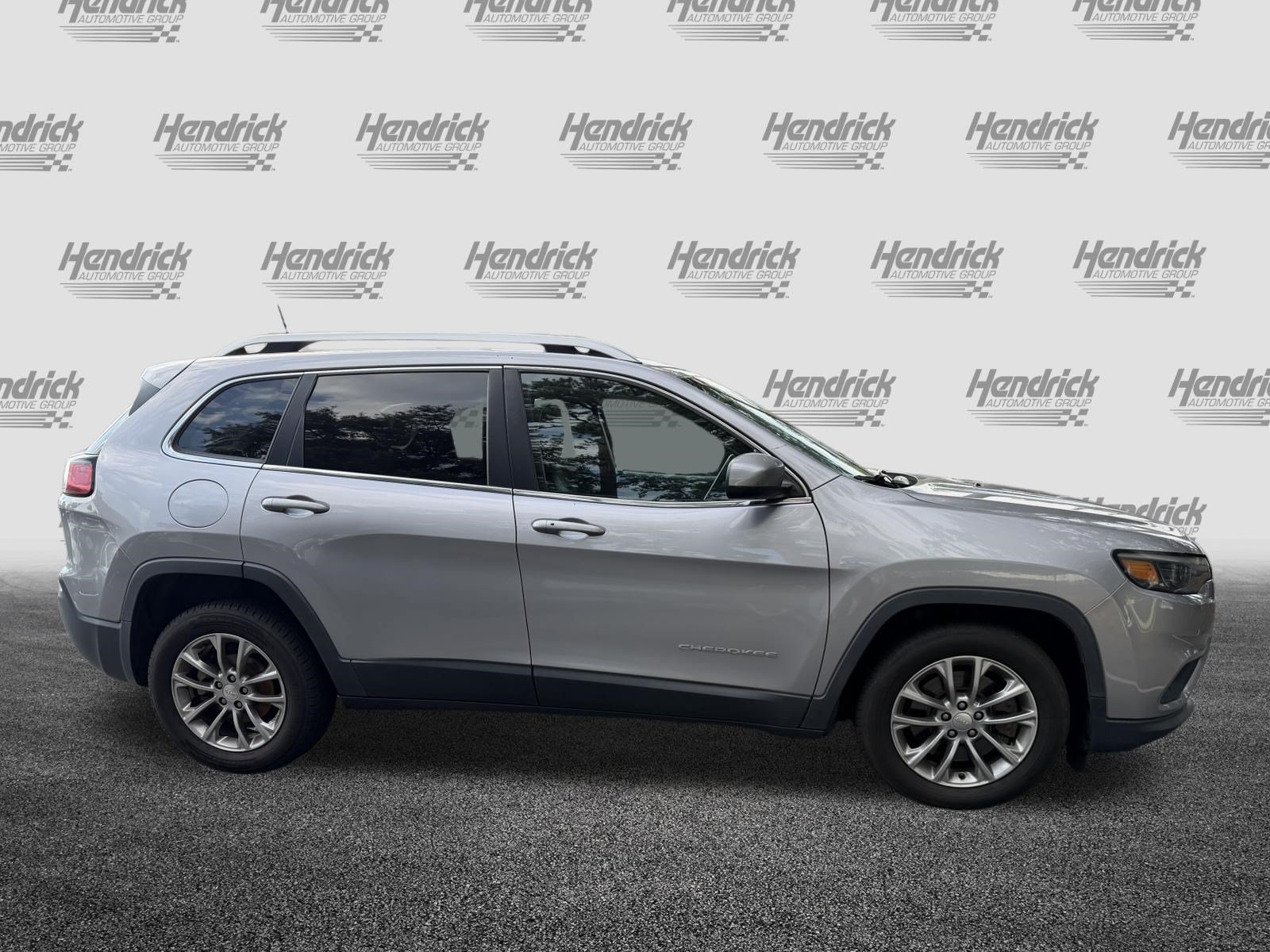 Used 2019 Jeep Cherokee Latitude Plus FWD image 10