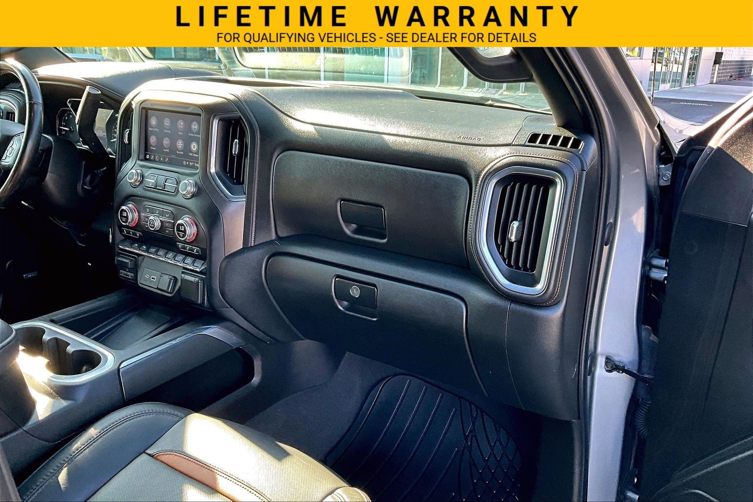 Certified 2022 GMC Sierra 1500 AT4 w/ AT4 Carbonpro Edition AWD/4WD image 17