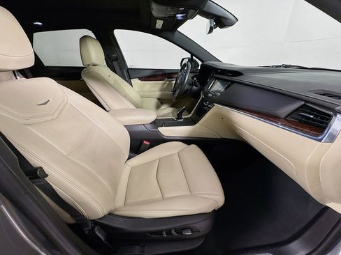 Used 2018 Cadillac XT5 Luxury w/ Driver Awareness Package image 34