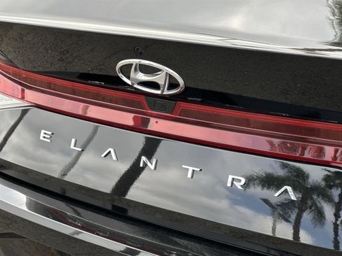 Used 2022 Hyundai Elantra SEL w/ Cargo Package image 27