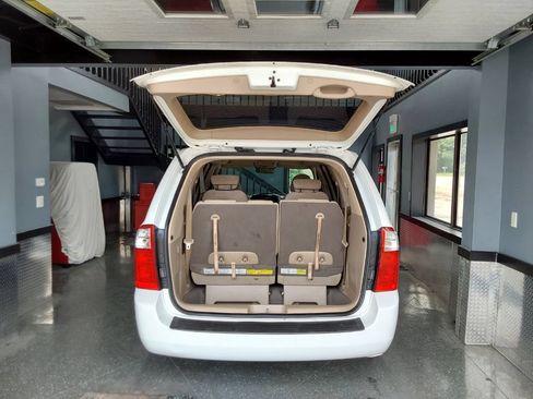 Used 2008 Kia Sedona LX FWD image 17