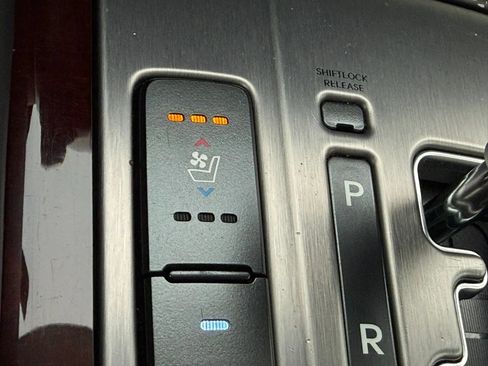 Used 2011 Hyundai Equus Ultimate RWD image 36