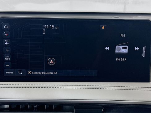 Used 2025 Genesis G70 2.5T image 22