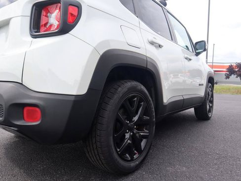 Used 2017 Jeep Renegade Altitude AWD/4WD image 30