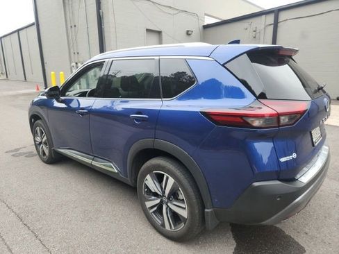 Used 2023 Nissan Rogue SL w/ SL Premium Package FWD image 5