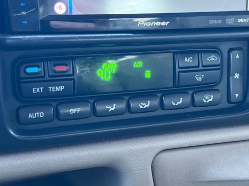 Used 2005 Ford Excursion Limited AWD/4WD image 21