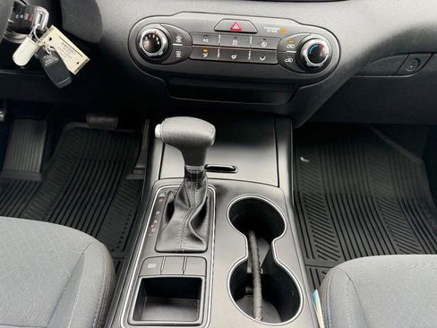 Used 2019 Kia Sorento L image 16