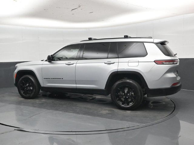 Used 2025 Jeep Grand Cherokee L Altitude RWD image 39